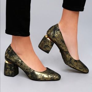 Black Gold Floral Brocade Classic Block Heel Pump